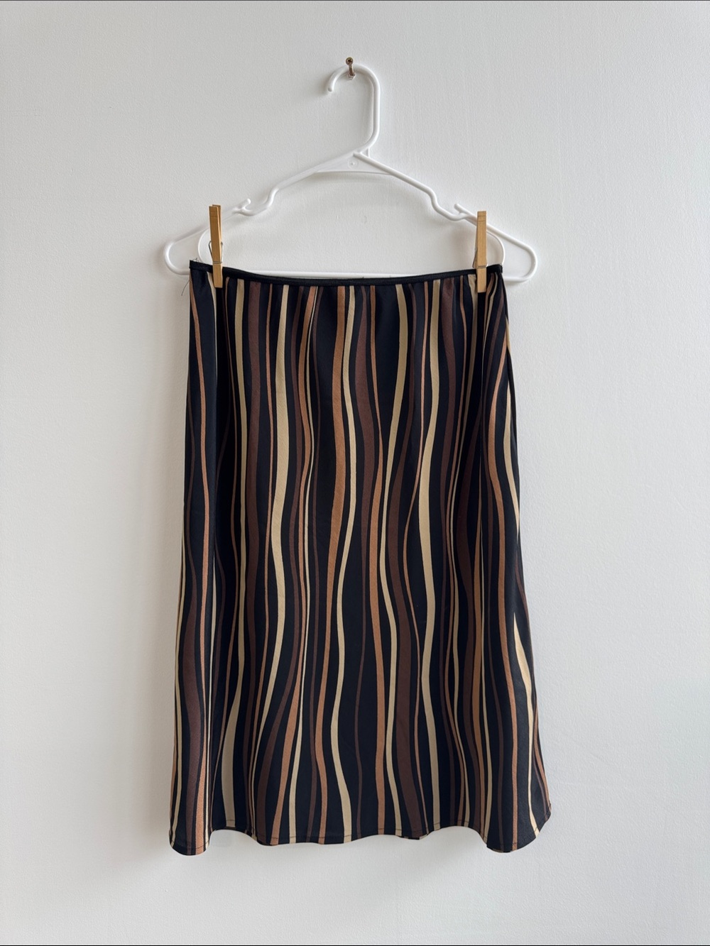 Wavy Stripe A-Line Skirt in Black and Brown